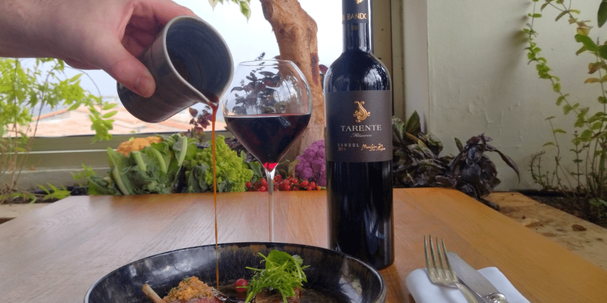 Tarente rouge bandol accord carré d'agneau