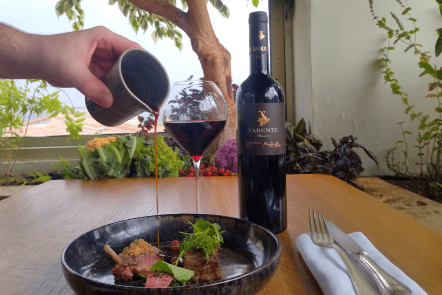 Tarente rouge bandol accord carré d'agneau